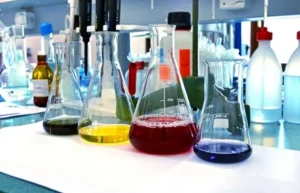 Лабораторные реактивы: почему точность исследования начинается с вещества